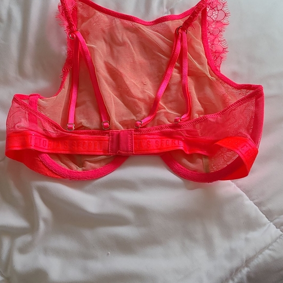 BUY 1 GET 1 FREE VICTORIA SECRET HOT PINK BRALETTE - Picture 4 of 9
